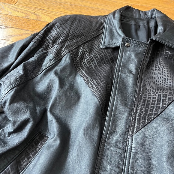 Vintage 80s Black Leather Bomber Jacket - Picture 4 of 11